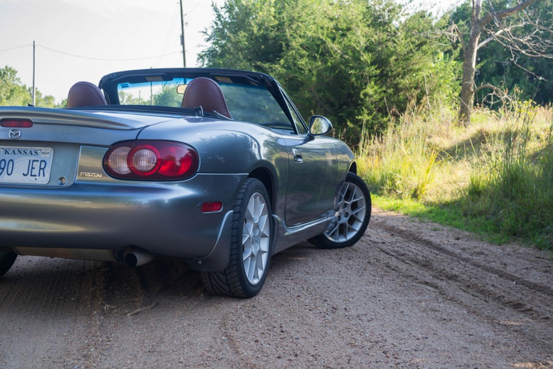 Illustration for article titled Review: 2002 Mazda Miata Special Edition